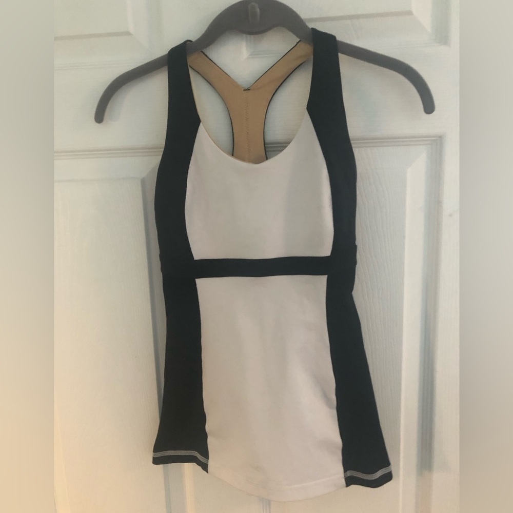 NWOT Lululemon Athletica size 0 Black and White tank